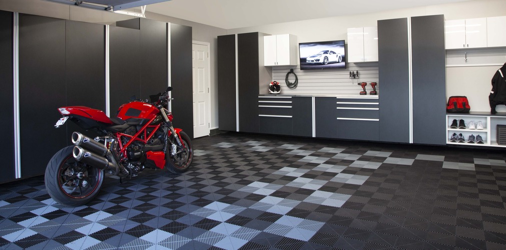 Garage Cabinets for Mechanics and Car Enthusiasts