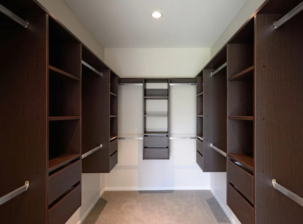 Choosing the best custom closet design company